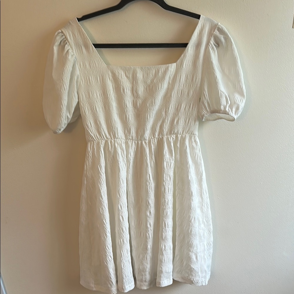 Elegant White Puff Sleeve Dress